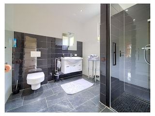 Villa mit beheiztem Pool & Meerblick