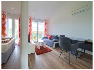 Villa mit beheiztem Pool & Meerblick