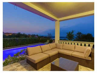 Villa mit beheiztem Pool & Meerblick