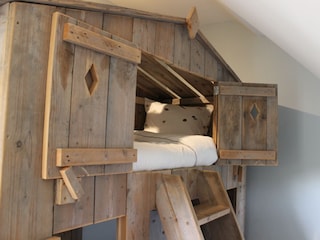 Wonderful wooden bunk bed!