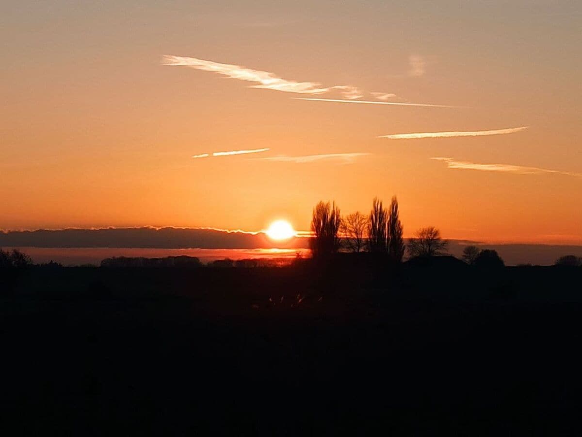 Sonnenuntergang am Haus