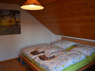 Schlafzimmer 1