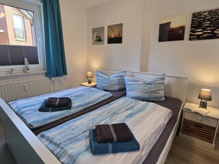 Schlafzimmer I mit Bett 1,80 x 2,00
