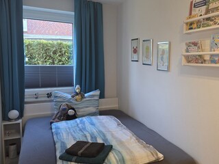 Schlafzimmer II mit 1,40 x 2,00 Bett