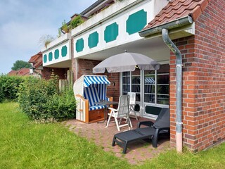 Südwest-Terrasse mit Garten