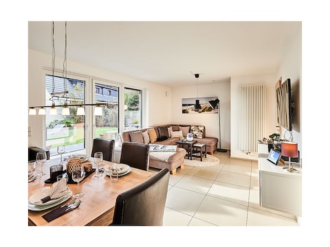 Apartment Moderne 3-Zi-Neubau-FeWo "Sommerdeich I" in schöner Lage