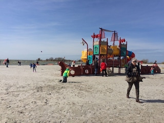 Spielmobil am Strand