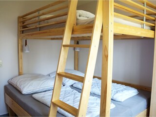 Schlafzimmer mit Familienetagenbett