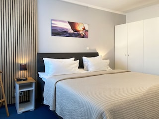 Neues Boxspringbett (180 x 200 cm)