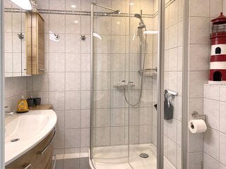 ... mit Dusche