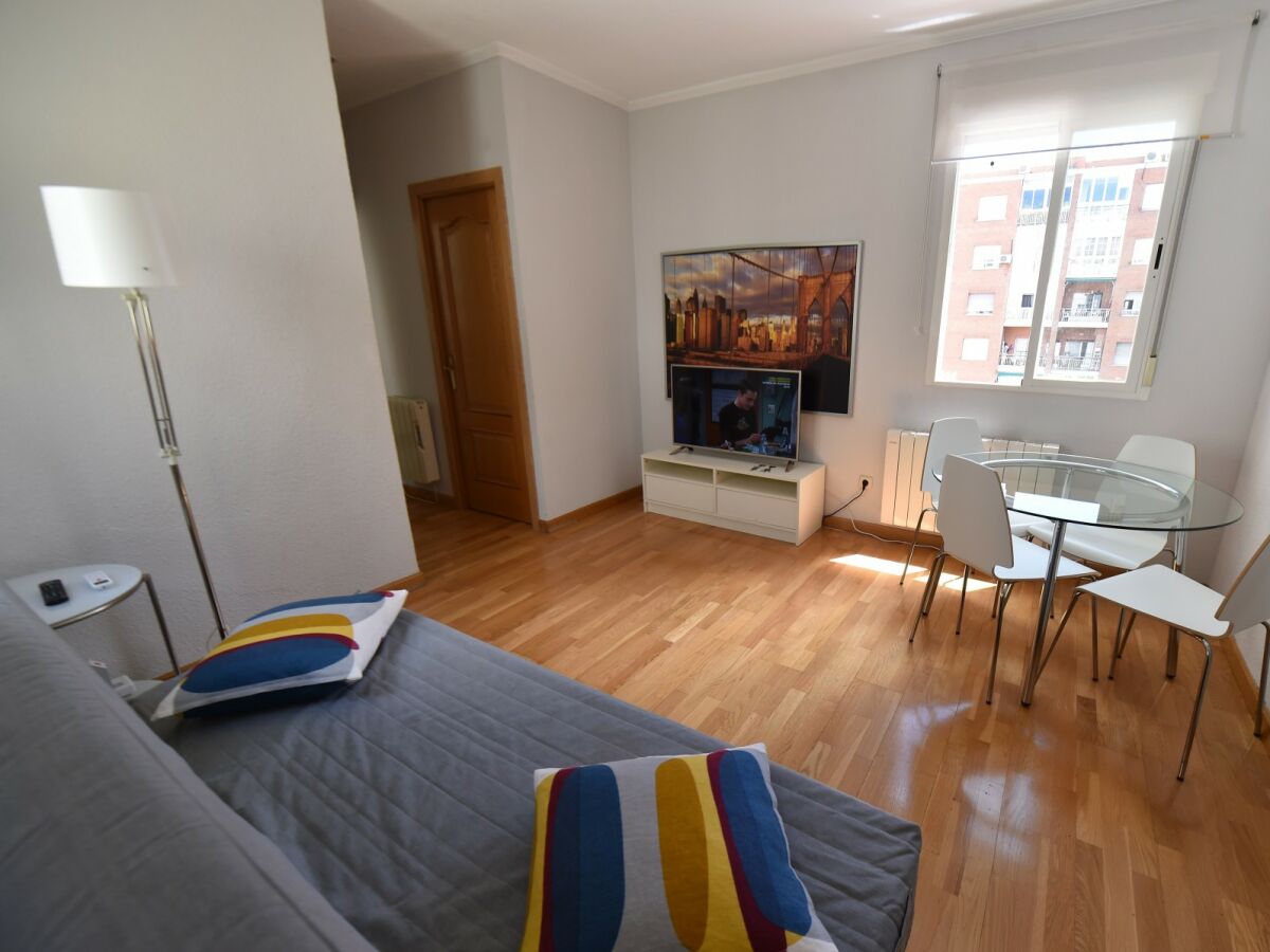 Ferienwohnung M Df21 Atico En El Museo Reina Sofia Atocha Madrid Firma For You Rentals Victoria Roa Aguirre