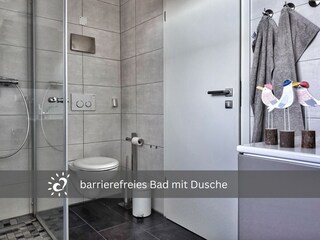Bad mit bodengleicher Dusche