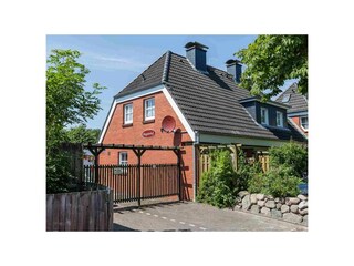 Ansicht aus der Olsdorfer Straße, Magisterhof, St. Peter-Dorf