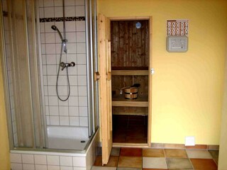 Die Sauna im Bad im Erdgeschoss