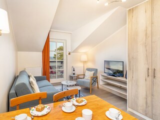 Blick durch den Wohnbereich.