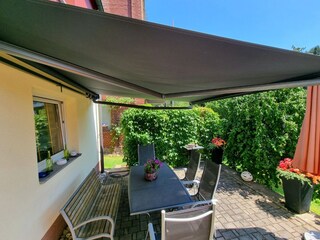 Terrasse mit Markise