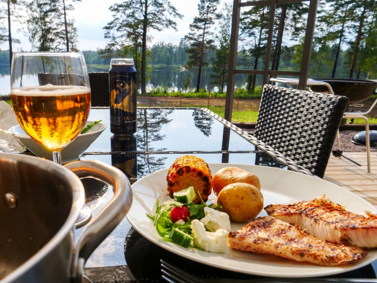 Grillabend mit auf der Terrasse mit Seeblick