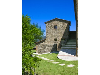 Villa Cortona Outdoor Recording 4