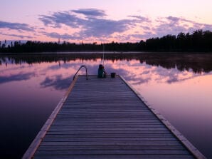 Casa vacacional Saleboda bzw. 3 Häuser am See mit Steg, Boot & Sauna