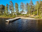 Direkt am See mit sandiger Badestelle