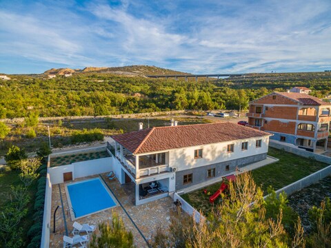 Villa More