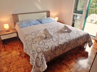 Schlafzimmer 1