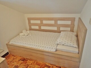 Schlafzimmer 4