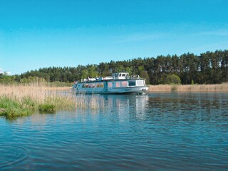 Malchow Schifffahrt im Linzer Kanal