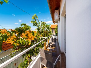 Ausgang zum Balkon vom Schlafzimmer