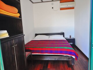 Schlafzimmer 1