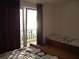 Apartment Starigrad Features 13