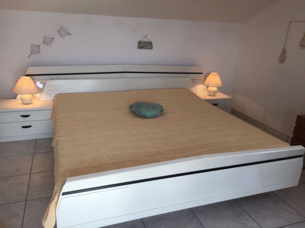 grosses Schlafzimmer OG Platz für Not-oder Kinderbett