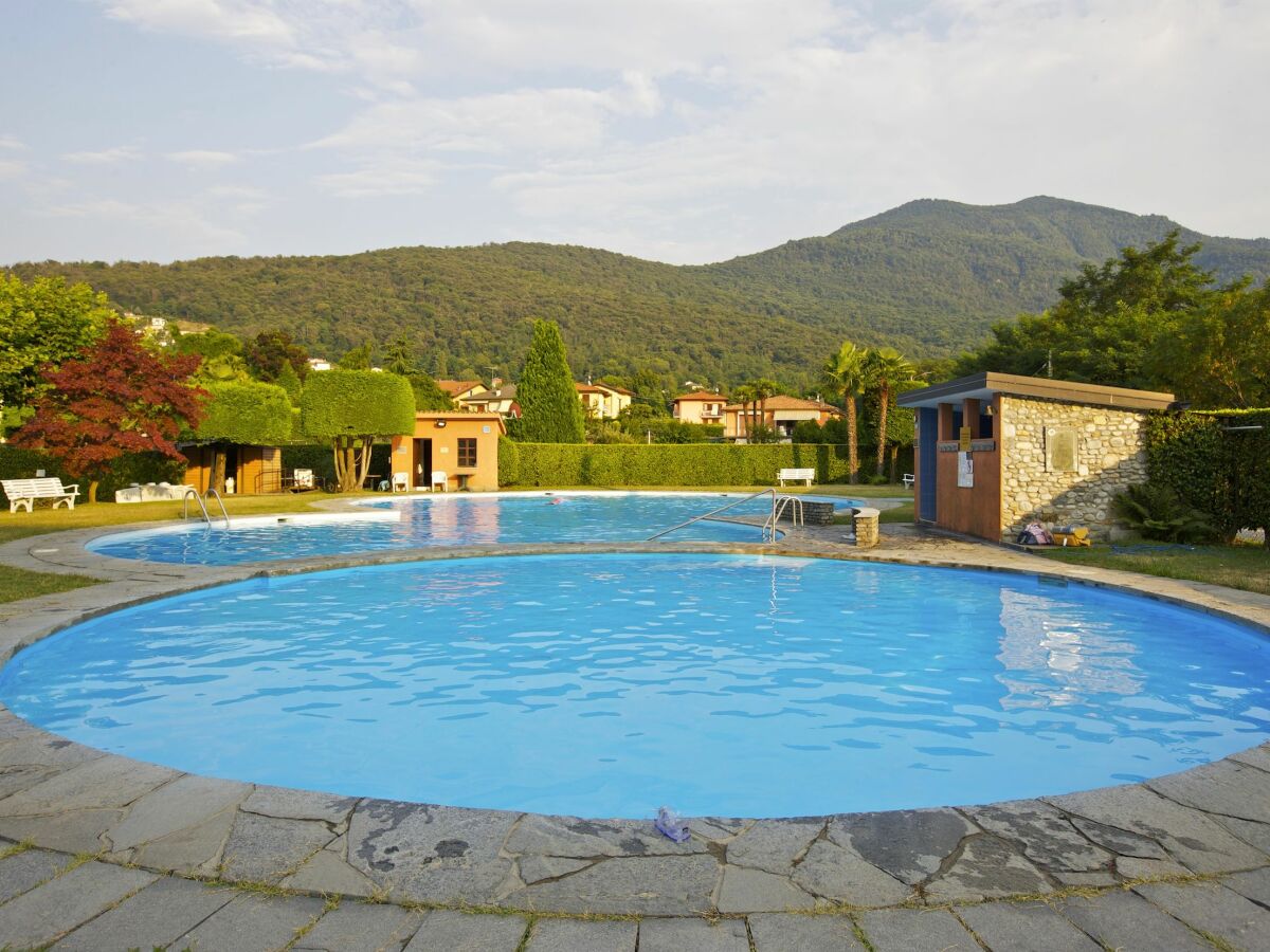 Residence with grounds (2,000 m²) and pool