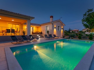 Ferienhaus Divšići Außenaufnahme 3