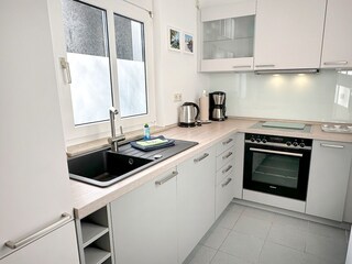 Küche mit Backofen, Cerankochfeld