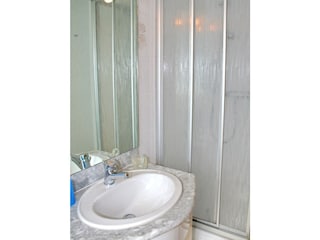 Bad mit WC und Dusche