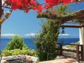 Meerblick von der Terrasse auf Korsika im Hintergrund