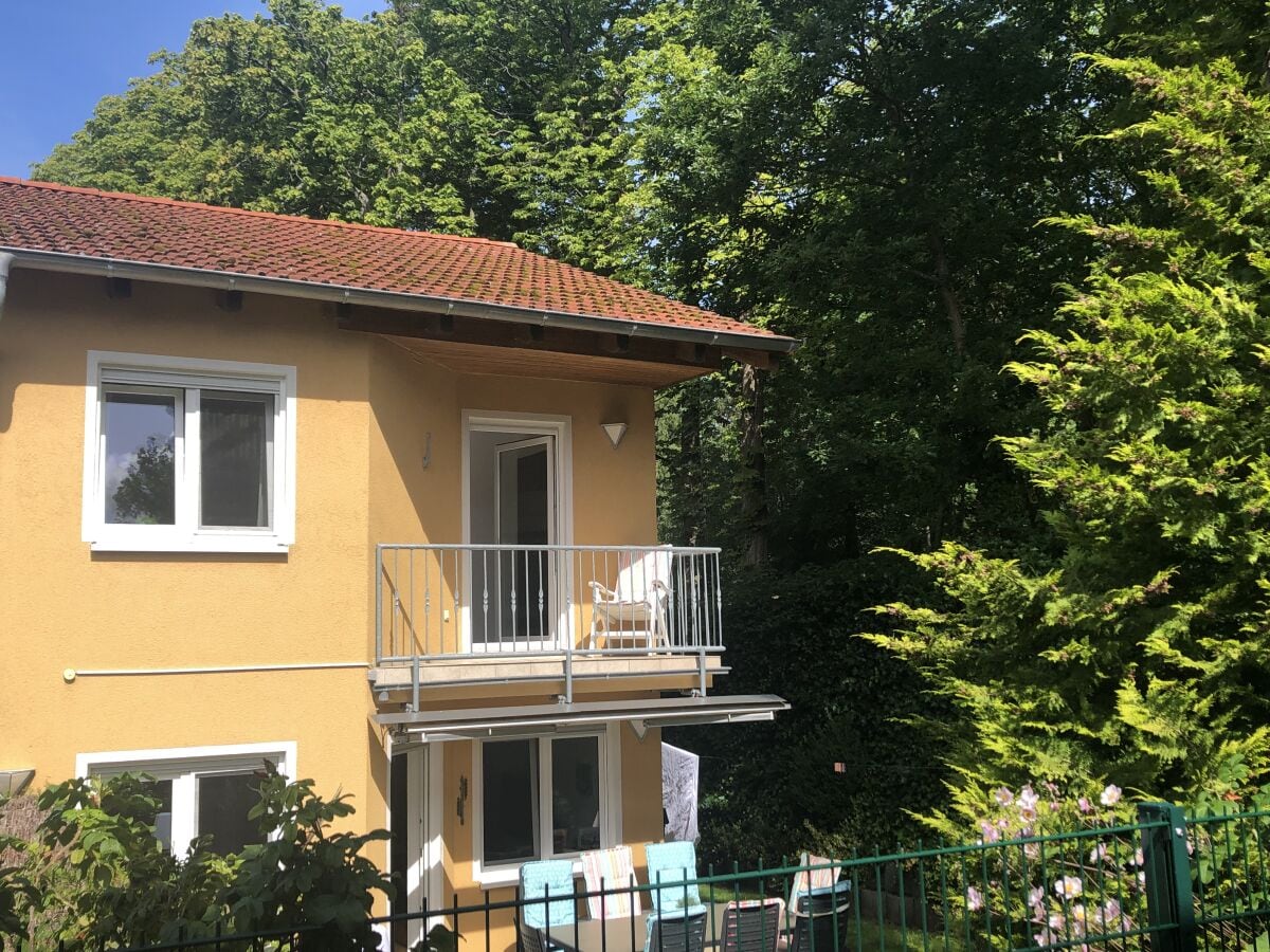 Haus mit Garten und Terrasse