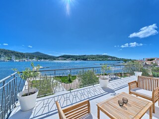 Villa Sutomišćica Outdoor Recording 3