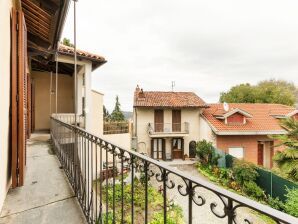 Apartment Auffallendes Ferienhaus in Albugnano mit Terrasse - Moncucco - image1