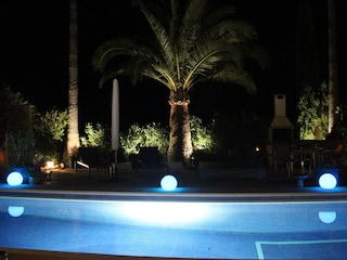 Abends am Pool