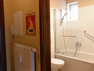 Wohnung im Erdgeschoss - Bad -