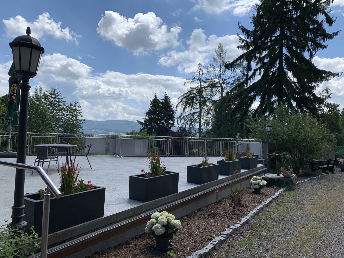 Terrasse vor der Anmeldung