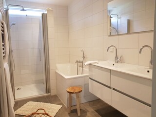 Badezimmer Erdgeschoss