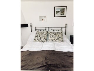 Double Bed 150 x 200