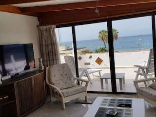 Lounge  mit Blick auf den Strand