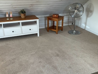 Schlafzimmer mit Ehebett
