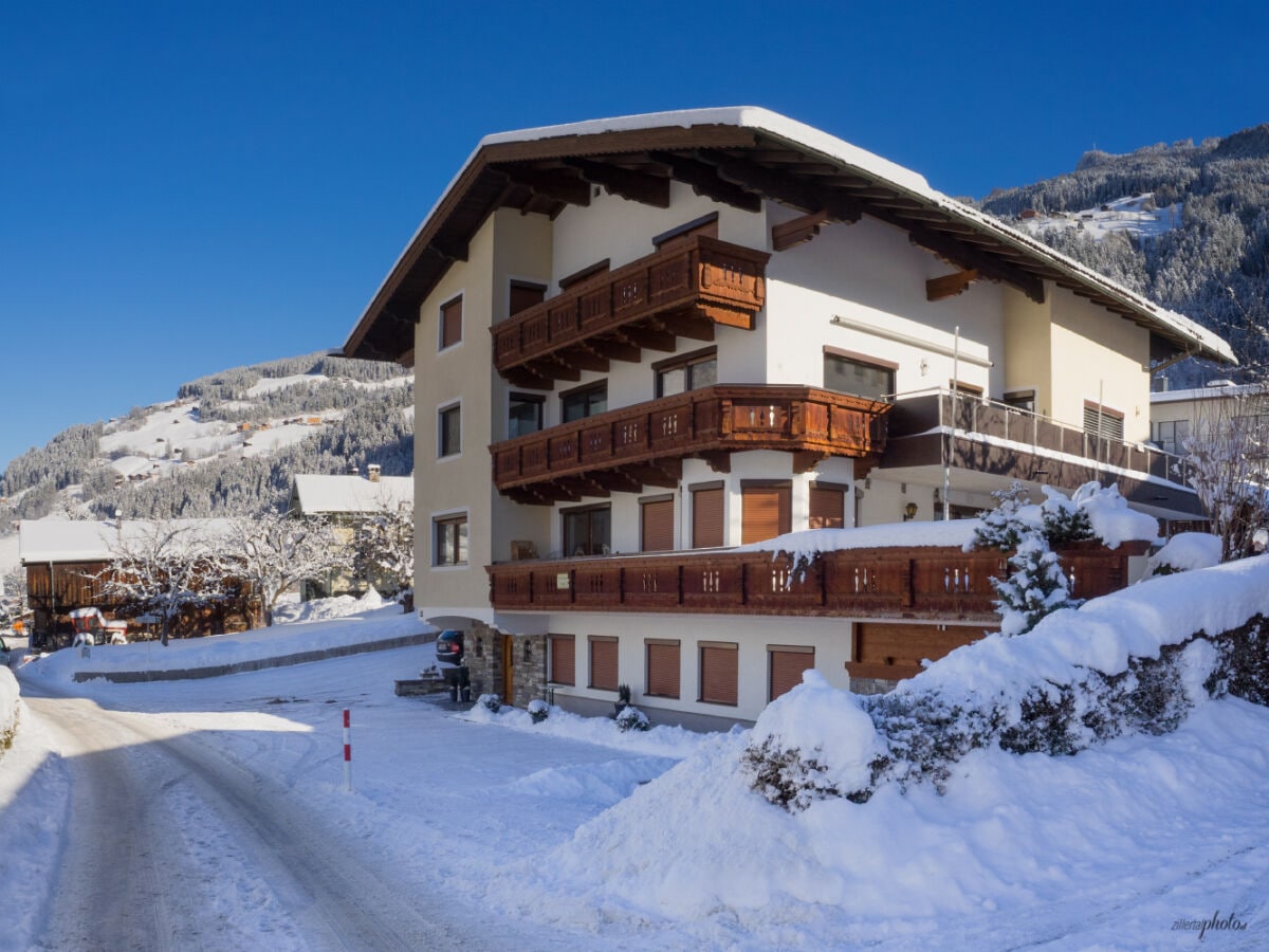 Alpenstern Apartments Winter