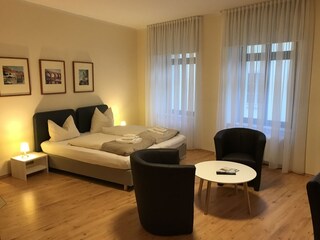 Schlafzimmer 1 mit Doppelbett