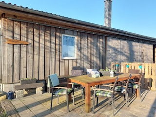 neue Gästeterrasse eingerichtet